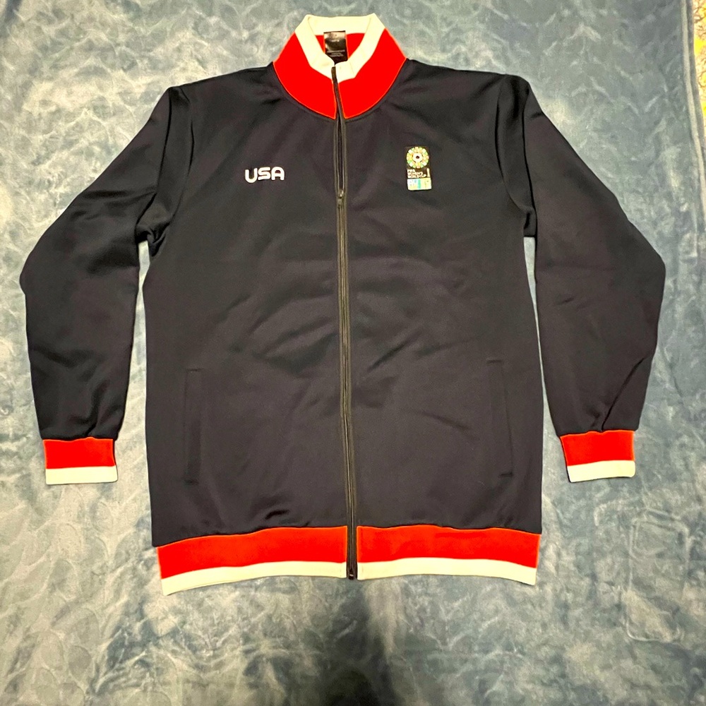 Team USA zipper sweatshirt from 2023 women’s World Cup. Unisex size large